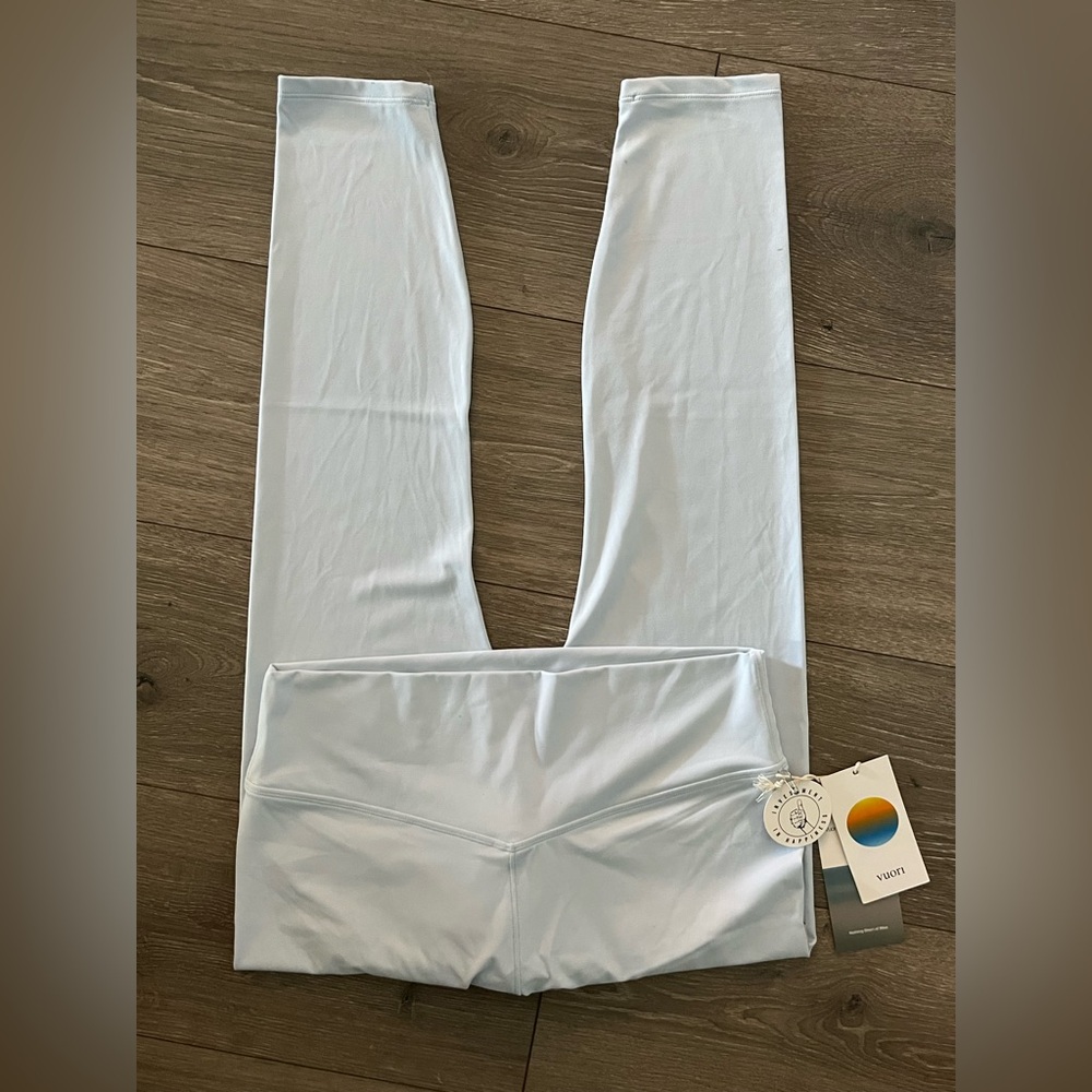 NWT Vuori All The Form Leggings in Light Mist Size XL